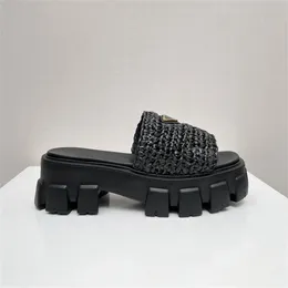 Сандалии знаменитые женщины дизайнерские дизайнерские тапочки для женщины летние туфли вязание крючко