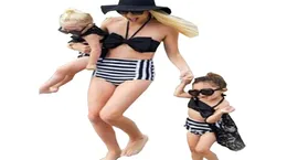 Neueste Bikini 2018 Mutter Und Tochter Schwimmen Tragen Mädchen Gestreiften Bowknot Bikinis Set Familie Passende Kleidung Bademode Badeanzug9353917