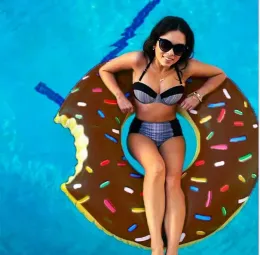 Röhrchen 120 cm schwimmendem Donut Schwimmring 48 Zoll Gigantischer Donut Schwimmschwimmschwimmer aufblasbarer Schwimmring Erwachsener Pool Schwimmer