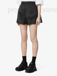 Kvinnors shorts Designer P Family Superior QualityTriangle Bag Decoration Pants 2023 Summer Loose and Versatile Wide Ben Shorts Women's Trend 00ZB