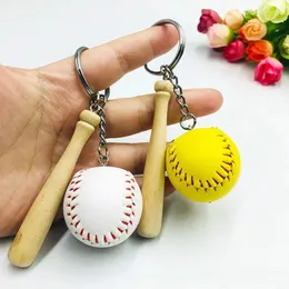 Keychains 30pcs 소프트볼 야구 키 체인 미니 나무 방망이 키 링스 팀 스포츠 소형 크기