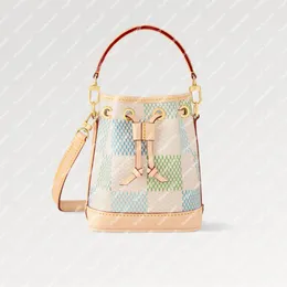 Explosão quente feminina Nano Noe N40640 bucket bag Pistache Verde Fechamento com cordão edição especial deliciosos tons pastéis icônicos mini sensação feminina fresca Designer