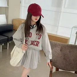 Girls Spring Set kjol älskling barns fashionabla rutiga veckade kjol halv kjol två bitar set