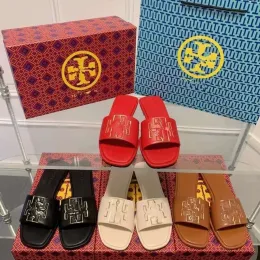 Designer de couro genuíno Sandália Slipper para mulheres confortáveis de cabeça quadrada Hollo