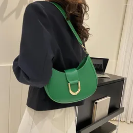 Totes Women Crescent Shoulder Bag Pu Leather Simple Everyday Purse dragkedja Stängning Mångsidig armhålkvinnlig pendling