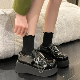 Terlik 2023 yeni platform botları punk dantel sevimli tatlı patent deri Mary jane ayakkabıları retro perçinler lolita öğrencileri siyah kızlar kemer ayakkabı
