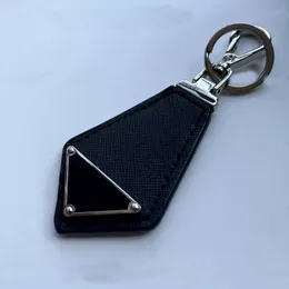 Heißer 2024 Designer Unisex Schwarz Schlüsselanhänger Zubehör P Schlüsselanhänger Brief Luxus Muster Auto Schlüsselbund Schmuck Geschenke Lanyards Für Schlüssel Tasche