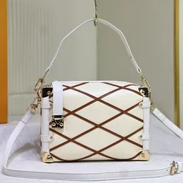 Tasarımcı Bagaj Çanta Orta Çantalar Yumuşak Koyun Döşemeli Tote Tote Elmas Izgara Desen Crossbody Tag Cüzdan Tasarımcı Omuz Çantası Kadın Depolama Tresor Takı Kutusu Çanta