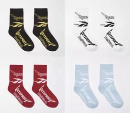 2017 najnowsze marka Vetements x Rebok Yellow Letters Sock Skateboard Striped Middle Hip Hop Harajuku Fashion Socks HFLSWZ0113079255