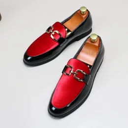 Sapatos masculinos de couro casual moda retalhos festa de casamento mocassins mocassins homens deslizamento-on luz confortável condução apartamentos 240321