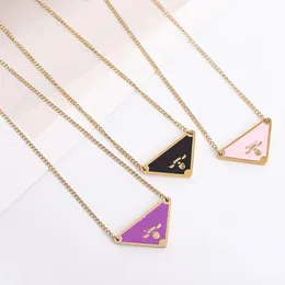 Designer Lin Zhou Jewelry Luxury Gold Silver Triangle Pendants Halsband Kvinnliga rostfritt stål Par Guldkedjedyckel Present för flickvän Tillbehör