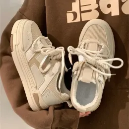 Stövlar mode rand blandade färger kvinnor sneakers rund tå laceup casual höjd ökar eleverna som kör vulkanisera plattformsskor