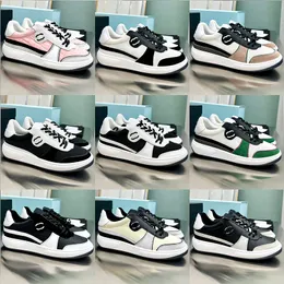 Designer tjock sula panda bräd sneakers cookie skor 2023ss heta pandaskor svart vit färg matchande tjockare ensamma casual sportbrädskor kvinnor storlek 35-42