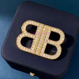 المجوهرات BB حلق فلاش الماس مزدوج B رسالة بروش فاخرة محايدة إكسسوارات بروش دبوس