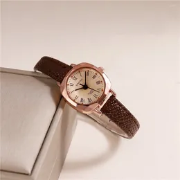 Wristwatches Trendy Small Dial Roman Scale Quartz Women Lady Leather Watch