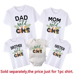 Wild One Family Matching Shirts Dad Mom Brother Sister Tshirt Baby Rompers Family Look 1st Jungle Safari Birthday Party Outfits