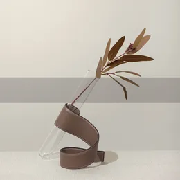 Vasen Creative Glass Test Tube Blumenarrangement mit gebogenen Lederhalterungen für Heimbüro Wohnzimmer Esszimmer Essdekoration