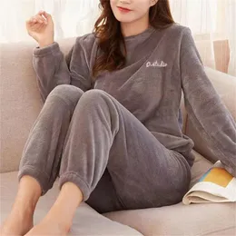 Startseite Kleidung Herbst Winter Frauen Pyjamas Anzug Pelz Langarm Nachtwäsche Flanell Warme Samt Nette Tops Und Hosen Schlaf Homewear