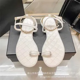 24% скидка дизайнерские туфли Lingge One Line Chain Guckle Mountain Flate Blate Slippers Sandals