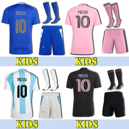 キッズフットボールキット24 25メシスサッカージャージ2024 2025男の子と女の子のサッカーシャツのためのサッカーユースジャージ3ピース