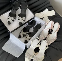 2024 Projektanci Nowe letnie damskie damskie Midheel 6 5 cm sandały spiczasty diamentowy moda luksusowe sandały damskie buty wieczorowe