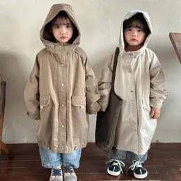 Куртки, детская одежда, повседневное пальто для девочек, однотонная ветровка, топ с капюшоном и большим горлом для мальчиков, осень 2024 г.