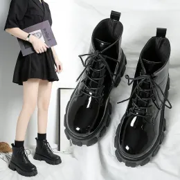 Stivali da donna Black Black Leather Ankle Boots 2022 Spring Autumn New Platform Platform Boots Spesso Tagino Woman Short Boot