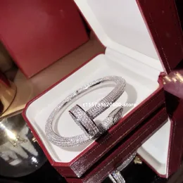 Bracciale di design di lusso 2024 Nuovo braccialetto per unghie Bracciale di lusso leggero per uomo e donna con bracciale vintage con diamanti