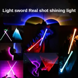 Neues 80/66 -cm -Lichtschwert Duelling RGB Laserschwert Spielzeug Licht Sabre 7 Farben Kinder erzwingen FX -FOC Blaster Spielzeug Jedi Laserschwert Geschenk 2p