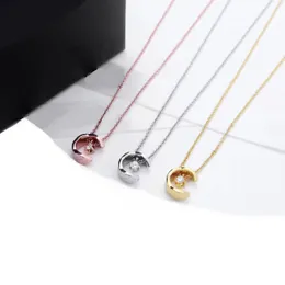 Collana di piccole fragranze di design COCO Collana con ciondolo a forma di luna con ghiaccio d'acqua Collana classica con clavicola 18 carati, nuove signore con stampa di ananas