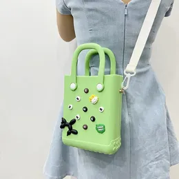 Sacos de armazenamento EVA Beach Bag Jelly DIY Cartoon Acessórios Férias Nicho Único Ombro Crossbody Hand Carry Hole Feminino