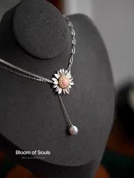 Möte Sent Summer Design S925 Sterling Silver Daisy Halsband med avancerad fransk krage kedja för kvinnlig nykomling