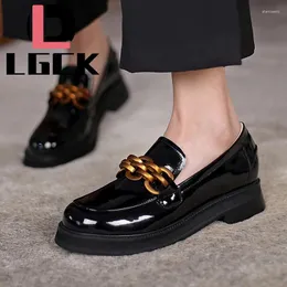 Lässige Schuhe Frühling Sommer Schwarze Frauen Pumpen Mode Patent Leder Plattform Frau Runde Zehen Metalldekoration Damen Damen