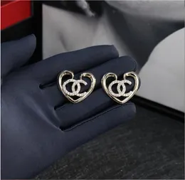 Kolczyki w kształcie serca w kształcie serca z nową wysokiej klasy ręcznie robioną diamentową inkrustą