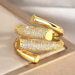 2pcs خواتم الزفاف Huitan Hyperbole شكل هندسي Gold Color Girl Ring Luxury Paved Cz Daily Wear Party Girl