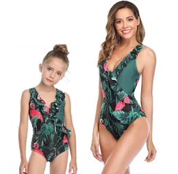 Costume da bagno Mommy Me Vestiti Bikini Pantaloncini da spiaggia Madre figlia Costumi da bagno Bambini Ragazza e mamma Abiti Family Maching Look 2104177068653