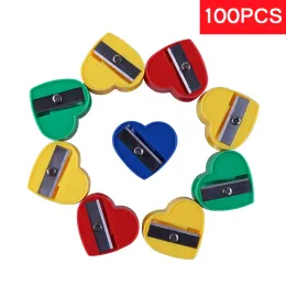 샤프니너 100pcs/lot mini heartshaped pencil sharpener candy color 표준 연필 절단 기계 학생 학교 문구 도매