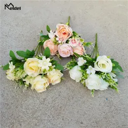 Fiori del matrimonio 5pcs 34 cm Silk artificiale Rosa Daisy Flower Bridal Bouquet per tavolo Decorazione per feste in casa all'ingrosso