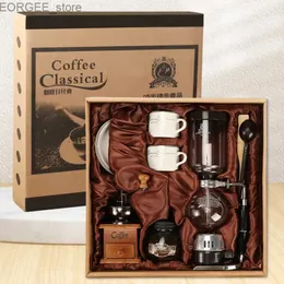 Caffetterie produttrici di caffè fai -da -te a 3 persone Servizio Coffee Set Coffee Bean Farina Sifon Pot Machine Coffee Packaging 2 set di tazze e piastre Y240403