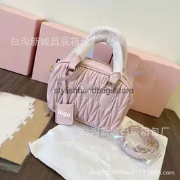 Cross Body 2023 Summer New Fashion Boston Women Women Sagdable Plearted One Plouds Crossbody Cloud Sumbag H240403