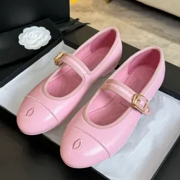 Kvinnor Mary Jane Shoe Dress Shoe With Buckle Strap Ballet Shoe Loafers Designer Matelasse quiltade texturflickor Leisure Shoe Pink White Black Casual Shoe Oxfords