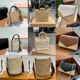 Famous 10A Designer Shoulder Beach Bag Fashion Designers Mesh Hollow Woven Shopping Bags for Summer Straw Picnic Tote Bag Weave Crossbody
