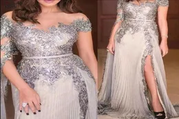 Silbergrau 2021 Prom Dresses eine Linie Chiffon Formal Abendkleider vor der Schulter charmante Schlitzfront Long Mutter der Braut DR6306616