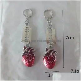 Dangle Chandelier Earrings 고딕 양식의 펑크 성격 여성용 비대칭 응용 심장 블레이드 2023 Creative Design 힙합 Hallow DHSEO