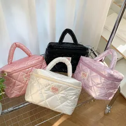 Kosmetiktaschen Großes Kapital Make -up für Frauen tägliche Kosmetik Organzier einfacher Stil Tote Reisen Toilettenbeutel Sack A Main