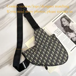2024 Neue Designer -Tasche Herrenbeutel Vintage Printed Oblique Print Sticked Canvas Flip Magnetic Buckle Mini Satteltasche gleiche Crossbody Chest -Tasche für Männer und Frauen