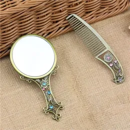 1Pcs/set Women Chic Retro Vintage pocket Mirror Compact Makeup Mirrors Comb Set Hand Make Up Bronze Hollowed-Out Make Upfor chic compact mirror set