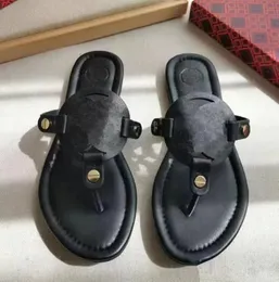 العلامة التجارية الفاخرة للنساء Flip Flops Slippers Summer Classics Real Leather Classics Flat Flat في الهواء الطلق حجم 36-43