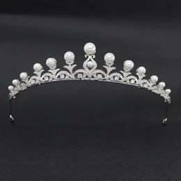 Cla classico Cz Cubic Zirconia Pearl Wedding Tiara Diadem Diadem Donne Accessori per capelli per capelli per feste CH10046 240315