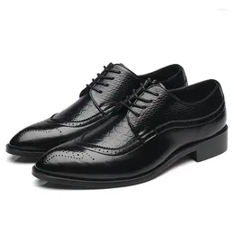 Casual Shoes 2024 38-48 Fashion Leather Men Dress Shoe Pointed Oxfords For Lace Up Designer Luxury Formal 22